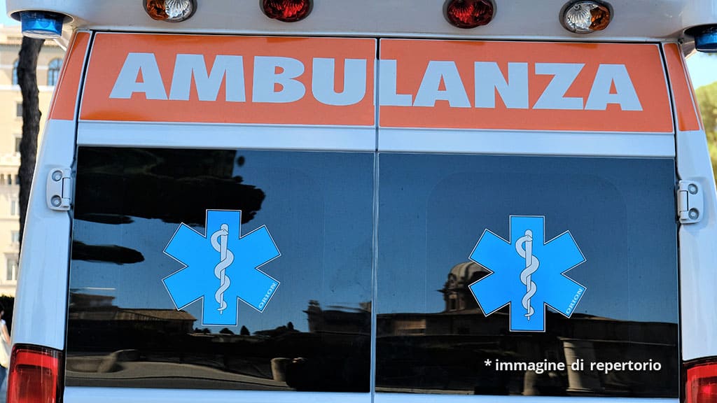 bimbo travolto da un'auto in un parco a Paderno