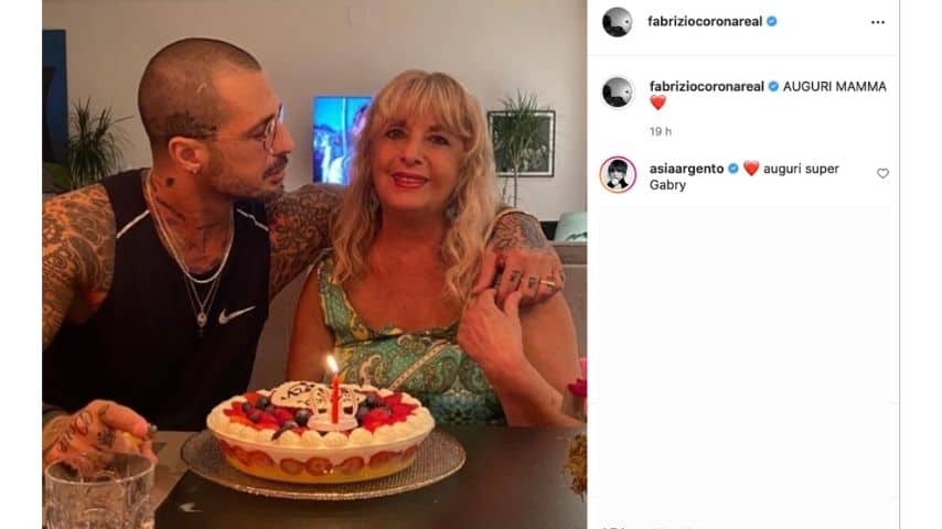 La foto postata da Fabrizio Corona per il compleanno della mamma