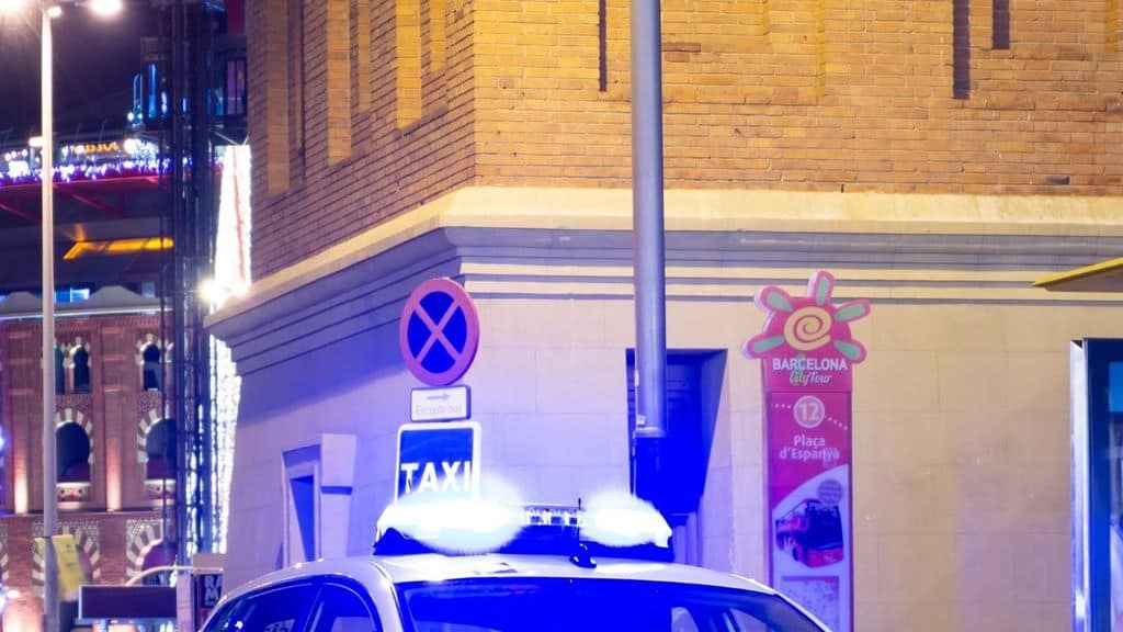 Coppia precipita da un hotel, ipotesi omicidio-suicidio