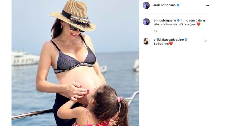 Il post di Enrico Brignano con la moglie e la figlia
