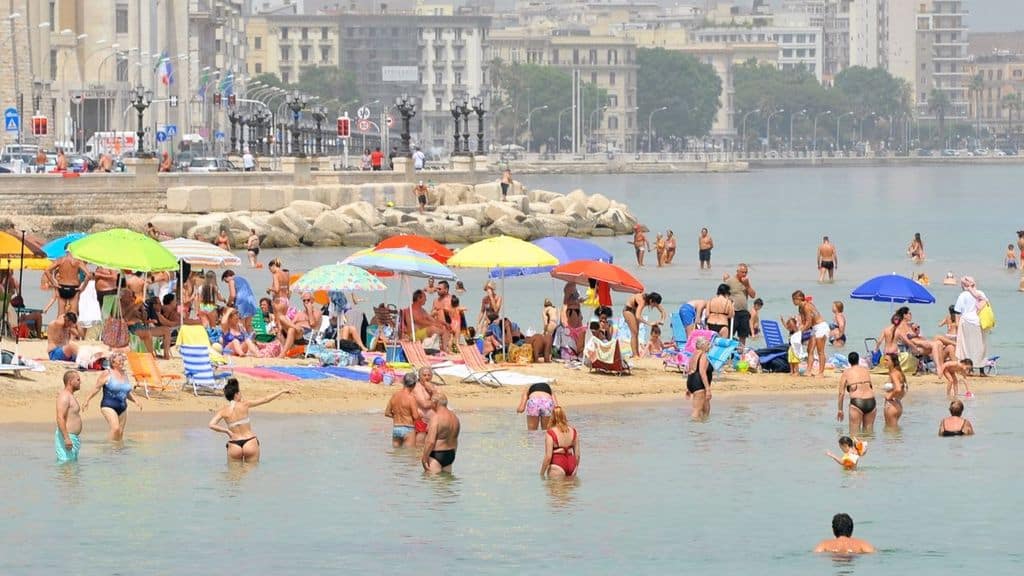 persone al mare