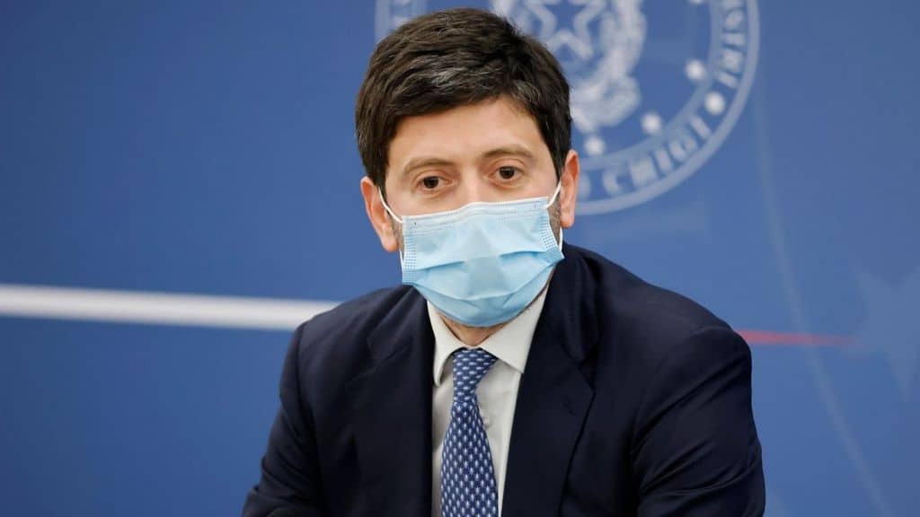 il ministro speranza in conferenza stampa su astrazeneca