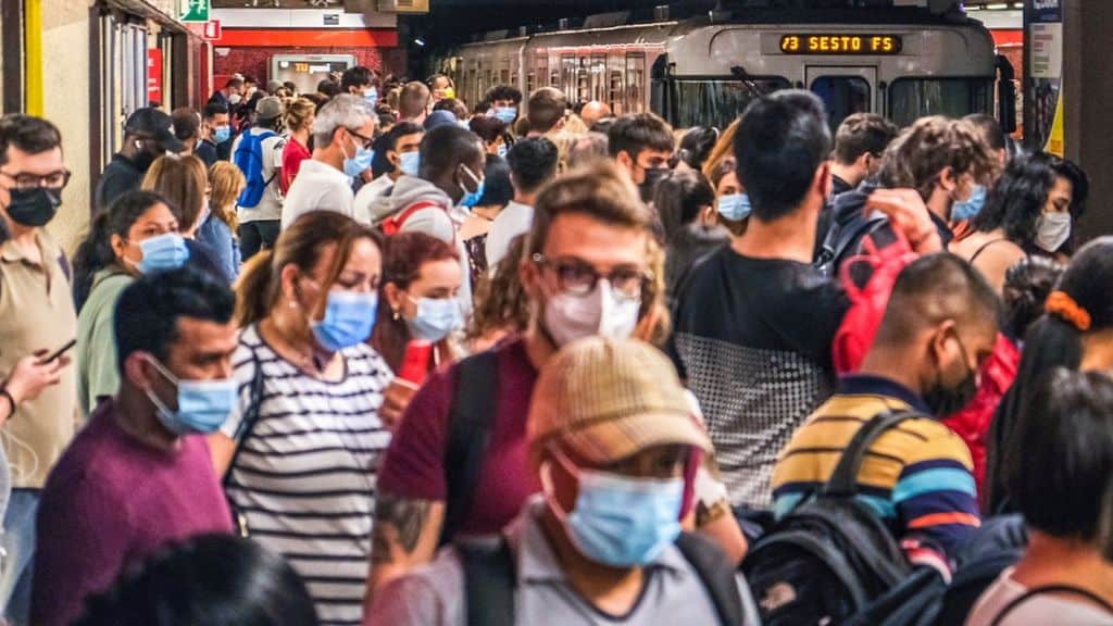 stop alle mascherine all'aperto da luglio