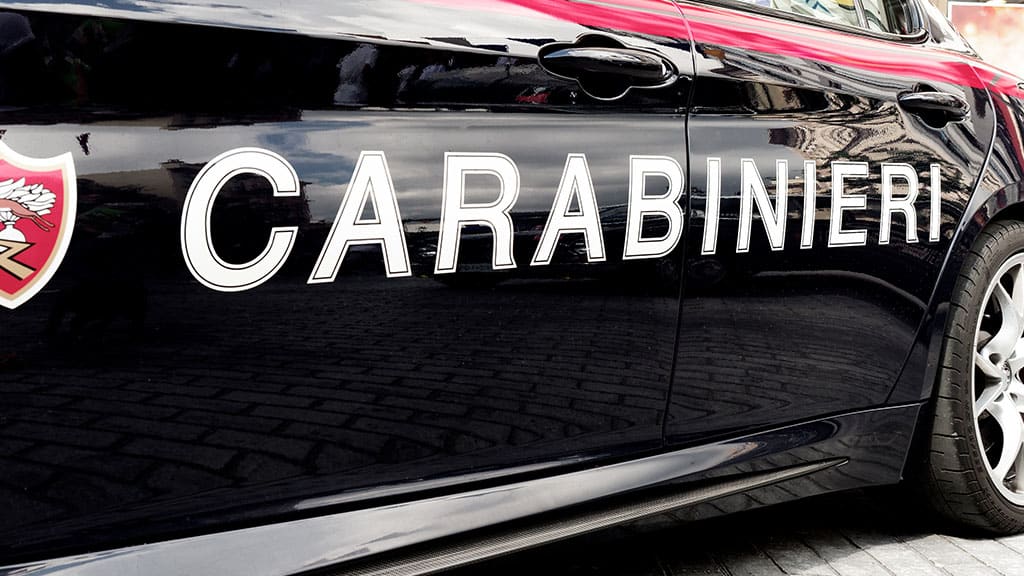 omicidio a Milano: uomo ucciso a coltellate, fermata la moglie