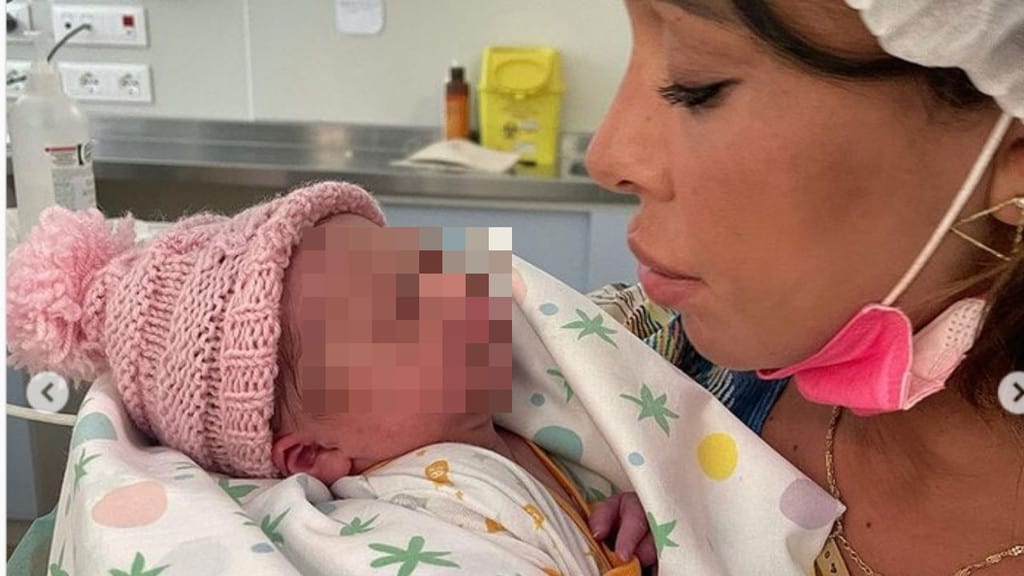 Belén e Luna Marì, le prime foto di mamma e figlia