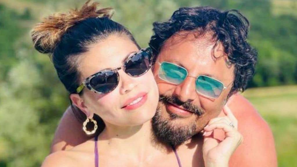 Enrico Brignano e Flora Canto genitori è nato Niccoló. Le prima foto