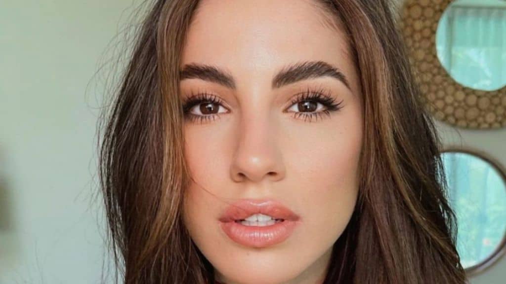 Giulia De Lellis in barella dopo il vaccino: “Non sono stata bene, mi hanno fatto una flebo”