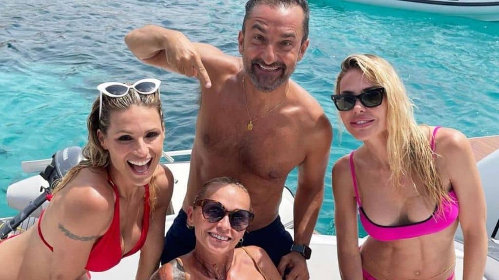 ilary blasi nicola savino e michelle hunziker in vacanza insieme