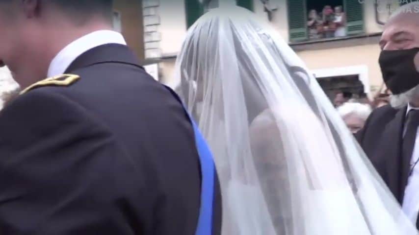 La sposa entra in chiesa