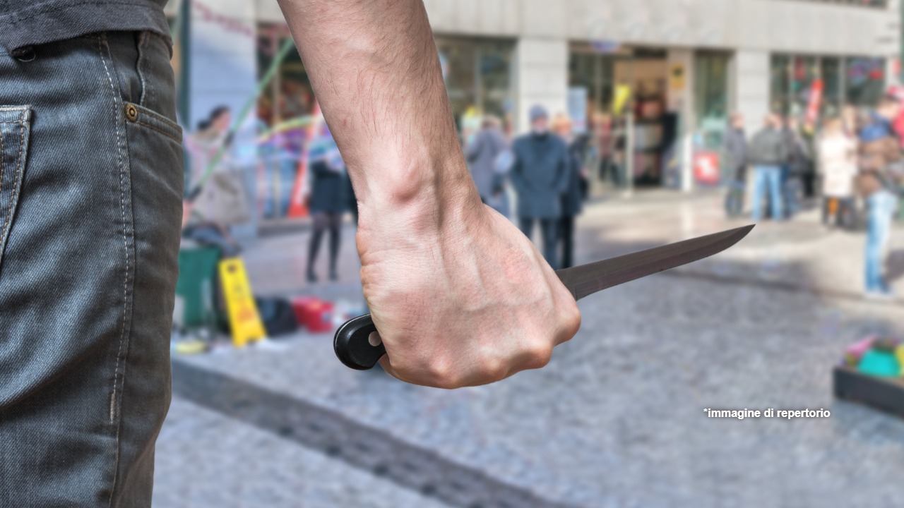 attacco con coltello