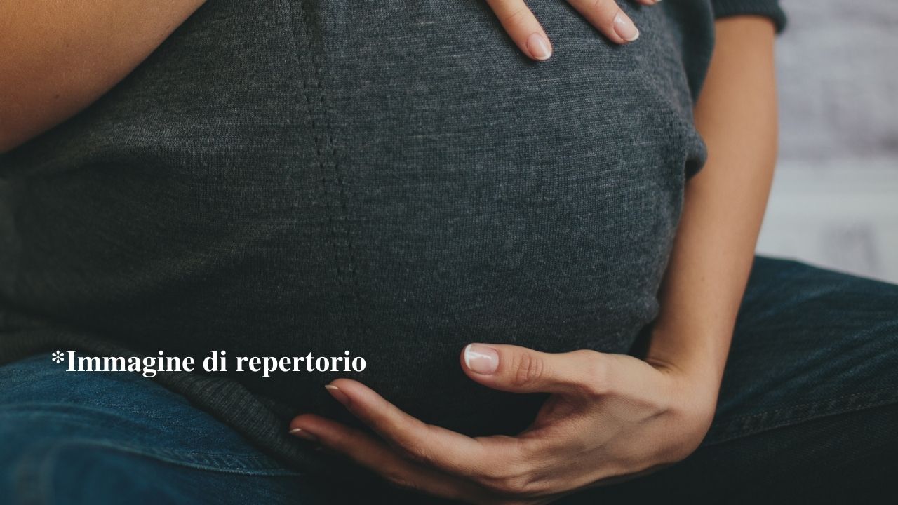 Donna di 27 anni muore di parto