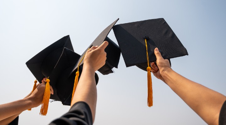 in pensione prima con riscatto di laurea