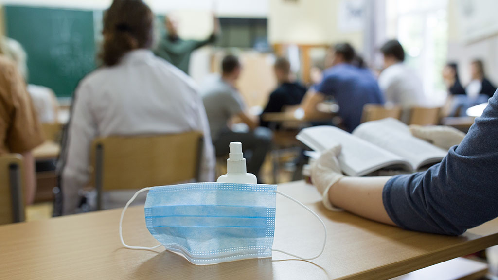 scuola, vaccinati senza mascherina