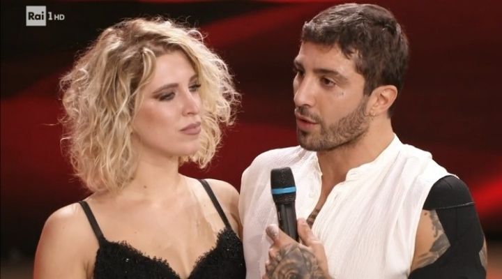 il bacio tra Andrea Iannone e Lucrezia Lando
