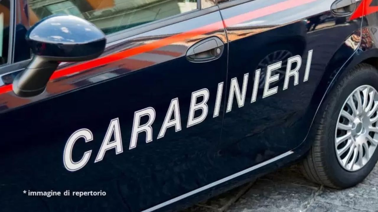 macchina dei carabinieri