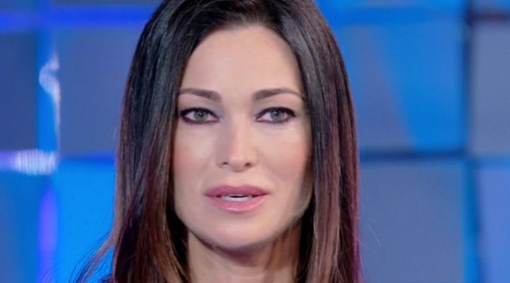 Manuela Arcuri in lacrime per il messaggio del figlio Mattia: grande emozione per l’attrice a Verissimo