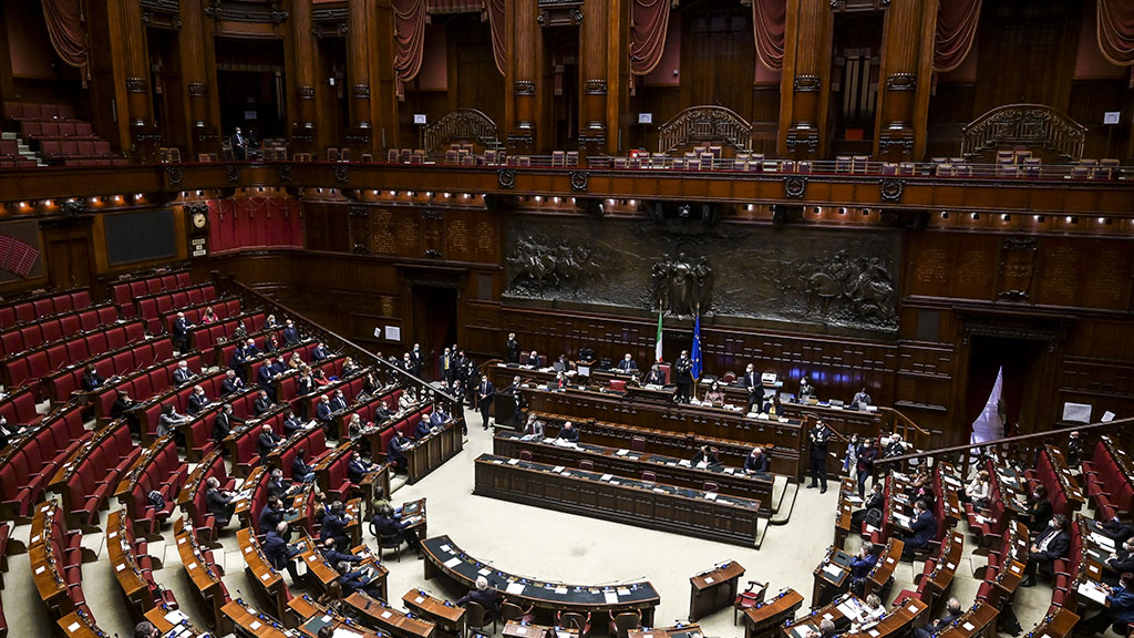 parità salariale approvata alla Camera