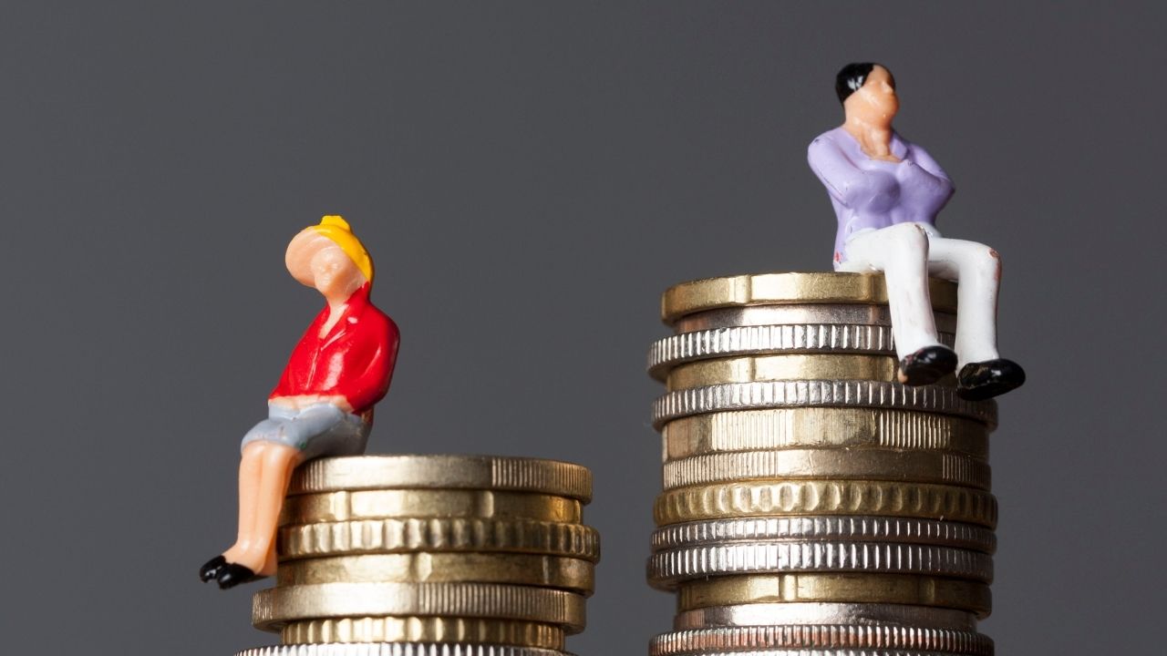 La parità salariale è legge