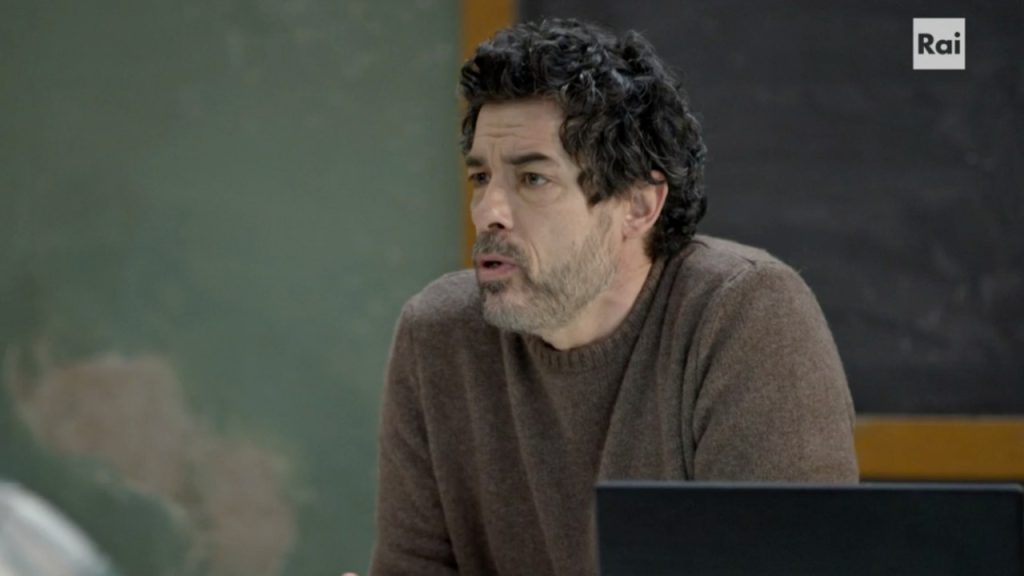 Un Professore, anticipazioni quinta puntata 9 dicembre 2021: trama prossimi episodi, cosa vedremo in tv Un Professore, anticipazioni quinta puntata 9 dicembre 2021: trama prossimi episodi, cosa vedremo in tv