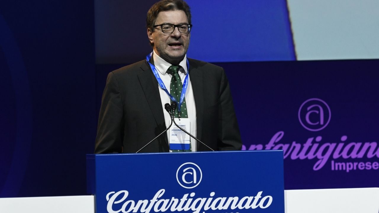 Giorgetti parla della crisi energetica e del caro bollette