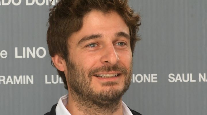 Lino Guanciale annuncia il nome del bebè: dedica social dell’attore diventato papà per la prima volta