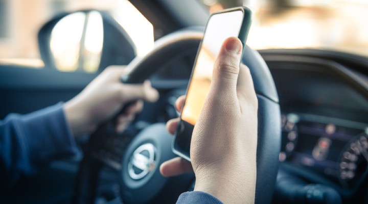 nuovo codice della strada smartphone e monopattini