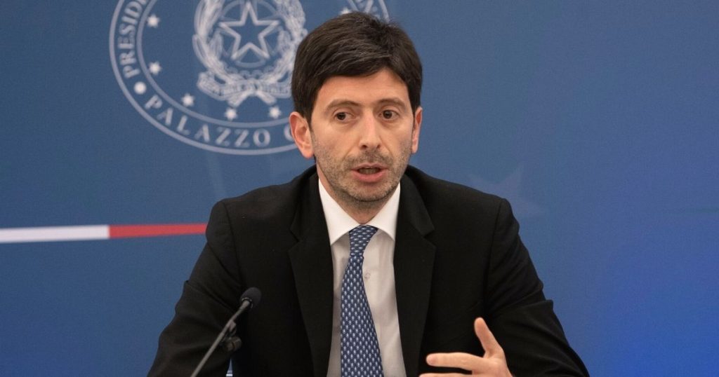 Roberto Speranza sulla variante Omicron: “Da irresponsabili non essere preoccupati, scelta la prudenza” Roberto Speranza sulla variante Omicron: “Da irresponsabili non essere preoccupati, scelta la prudenza”