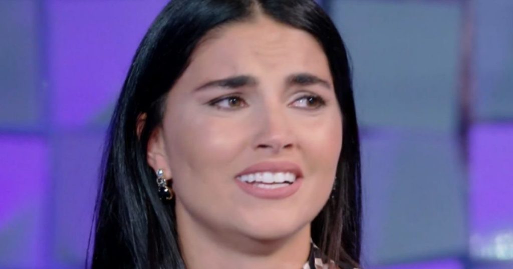 Teresa Langella vittima di molestie: a Verissimo il doloroso racconto dell’ex tronista di Uomini e donne Teresa Langella vittima di molestie: a Verissimo il doloroso racconto dell’ex tronista di Uomini e donne