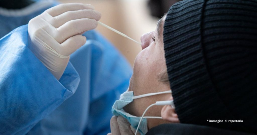 Variante Omicron, parla il primo contagiato in Italia. Von der Leyen: “È una corsa contro il tempo” Variante Omicron, parla il primo contagiato in Italia. Von der Leyen: “È una corsa contro il tempo”