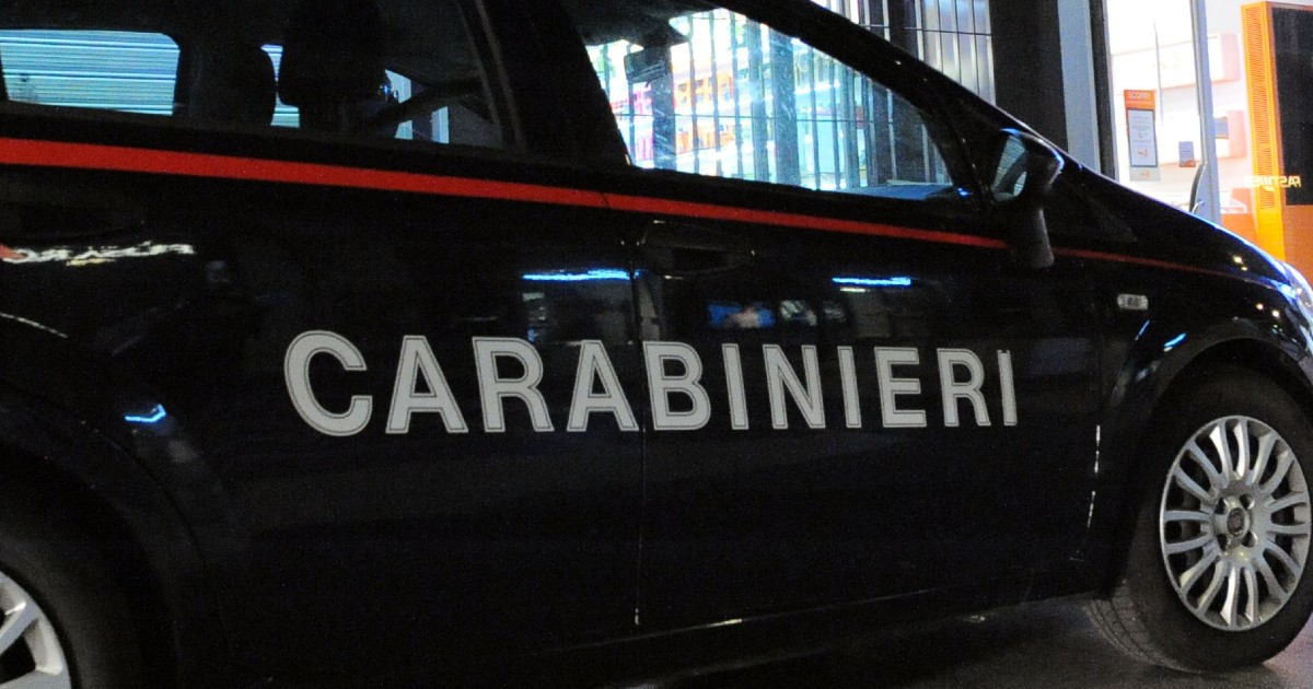 17enne travolto da un pirata della strada la notte di Natale. Il colpevole fugge, lui chiama disperato il padre