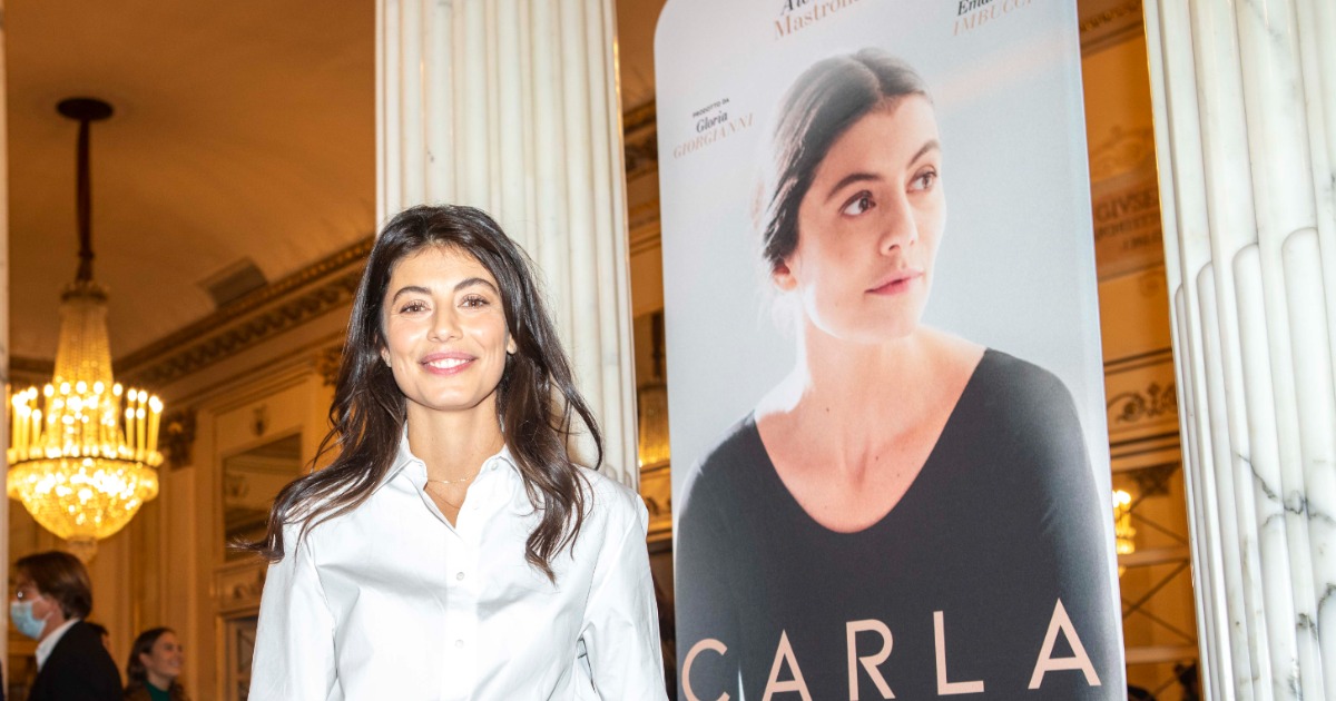 Carla su Rai1 Alessandra Mastronardi