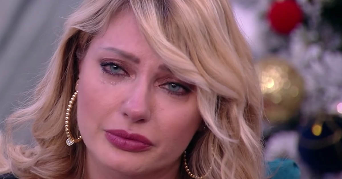 Manila Nazzaro in lacrime al GF Vip: "Una sconfitta personale", Lorenzo Amoruso su tutte le furie