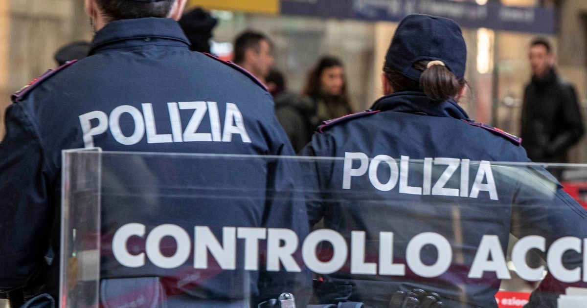 Violenza sessuale, due ragazze aggredite in stazione e sul treno a Varese: arrestati due uomini