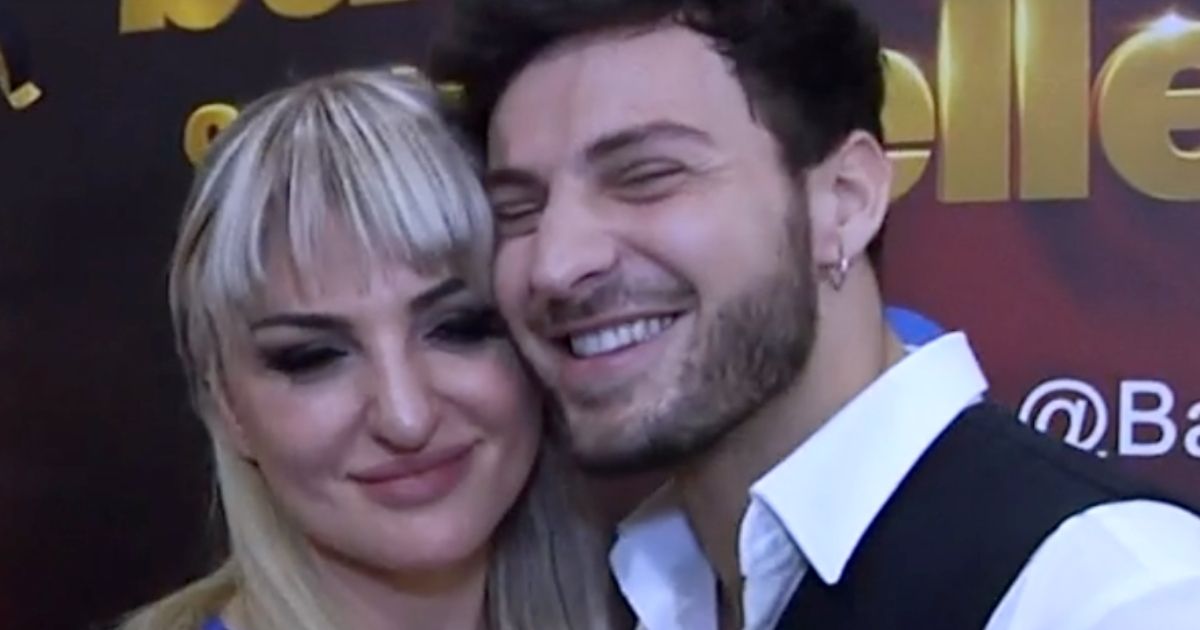 Arisa e Vito Coppola: il messaggio su Instagram della cantante guarda al futuro di entrambi