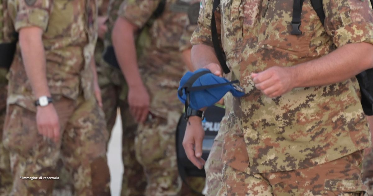 caserta uomo armato nella base us navy