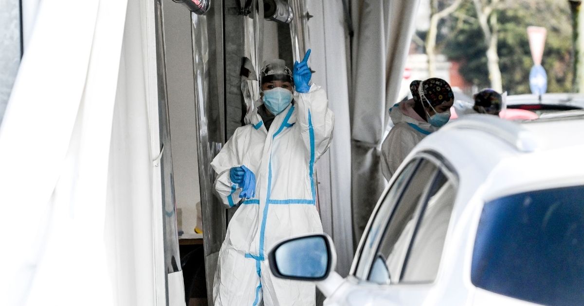 Omicron, vaccino per la variante forse pronto in primavera: le parole della direttrice Pfizer