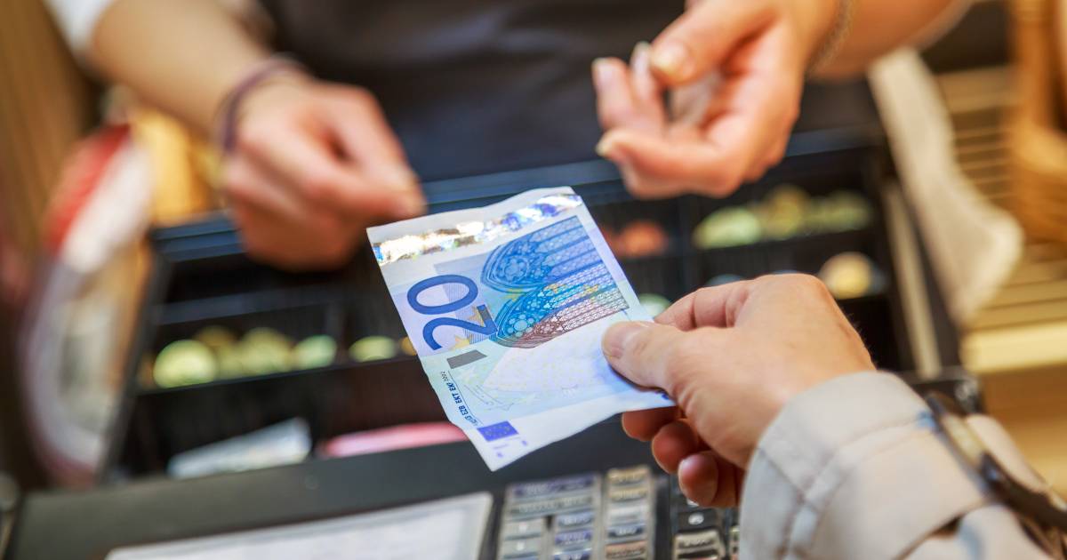 Pagamenti in contanti, cosa cambia dal 1° gennaio: spunta una nuova soglia massima, ma occhio alle sanzioni