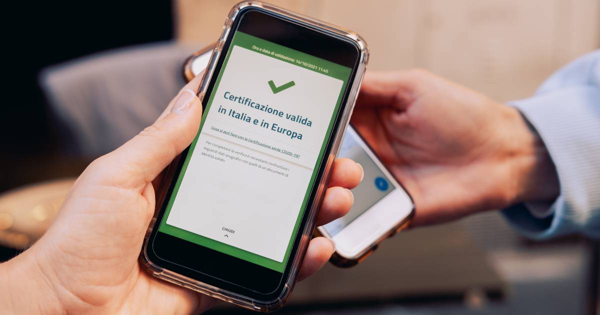Super Green Pass obbligatorio: dove e da quando scattano le nuove regole per la certificazione verde