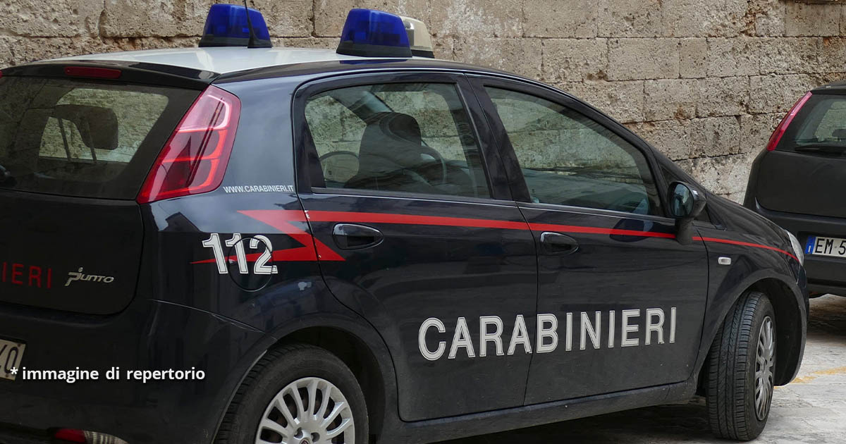 Uccide la moglie a coltellate nella loro casa, poi va al bar: femminicidio a Fanano di Gradara