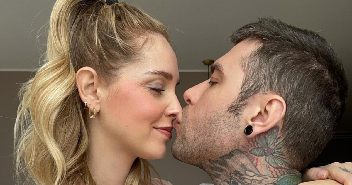 Fedez smentisce le indiscrezioni sulla crisi con Chiara Ferragni. Sui social spuntano foto che parlano chiaro