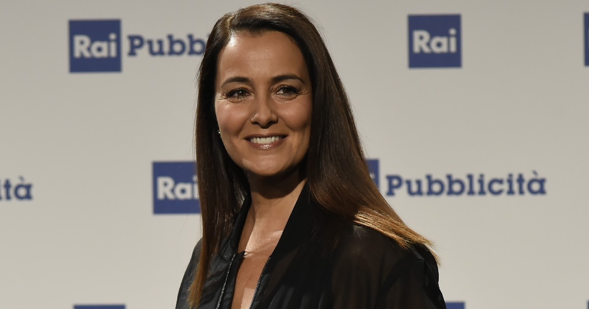 Roberta Capua è la conduttrice di PrimaFestival: carriera e vita privata dell'ex Miss Italia