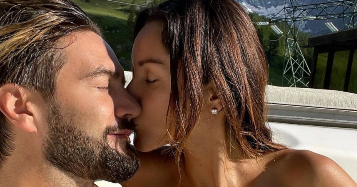 Alex Belli lascia Delia Duran? La frase che fa pensare che sia finito l’amore tra i due vip del Grande Fratello