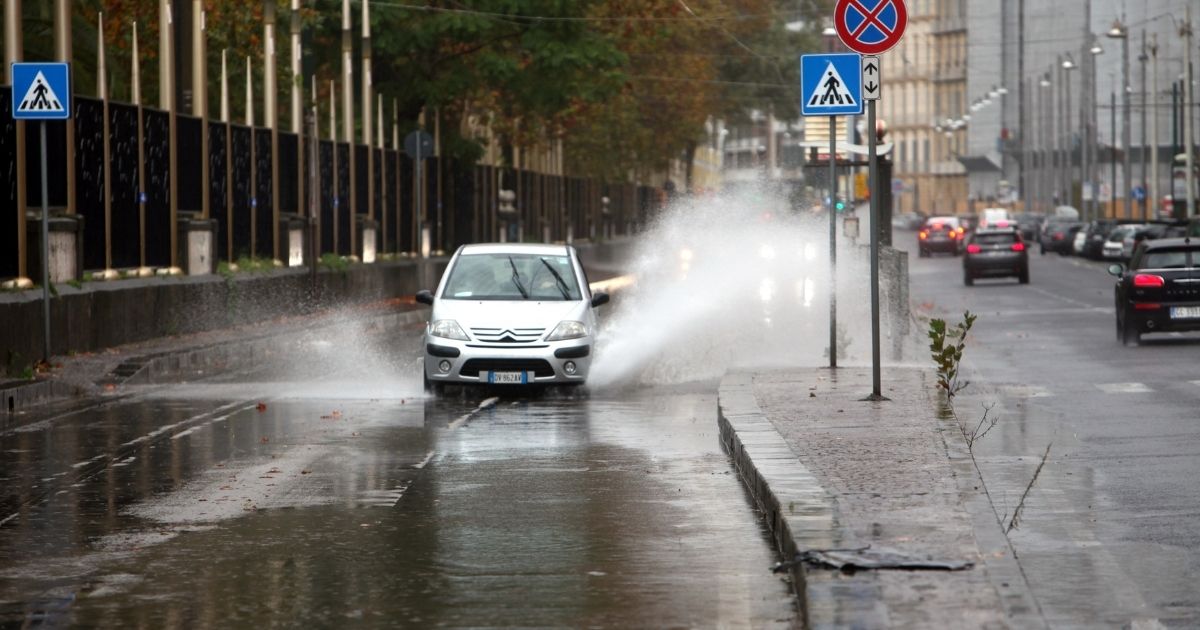 Maltempo, in arrivo venti freddi e pioggia. Scatta l'allerta gialla in quattro regioni del sud Italia