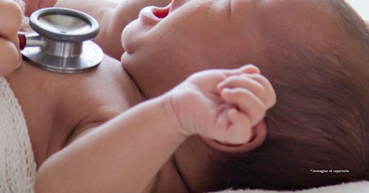 Morto bimbo di 4 mesi di Benevento in ospedale per un trauma cranico: la Procura apre un'inchiesta