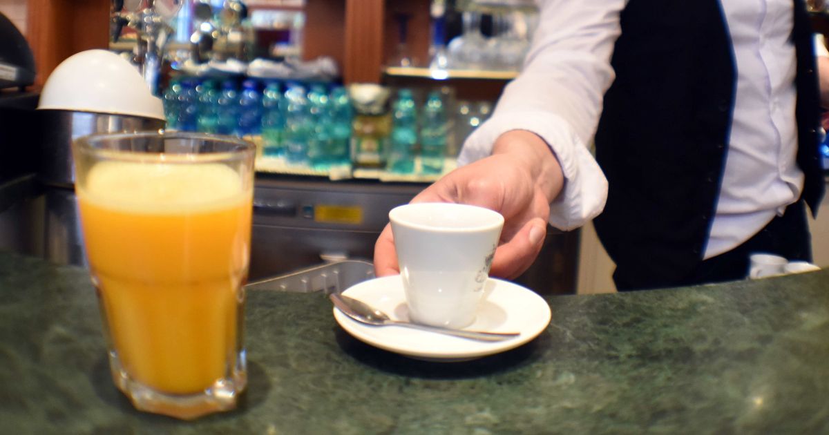 Caffè a 1,50 euro al bar: scoppia la polemica per il "caro-colazione", segnalati aumenti in tutta Italia