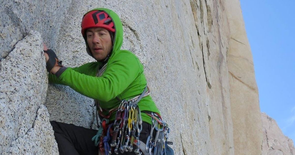 Alpinista italiano travolto da una valanga in Patagonia, la sorella: "Veglia su mamma e papà"