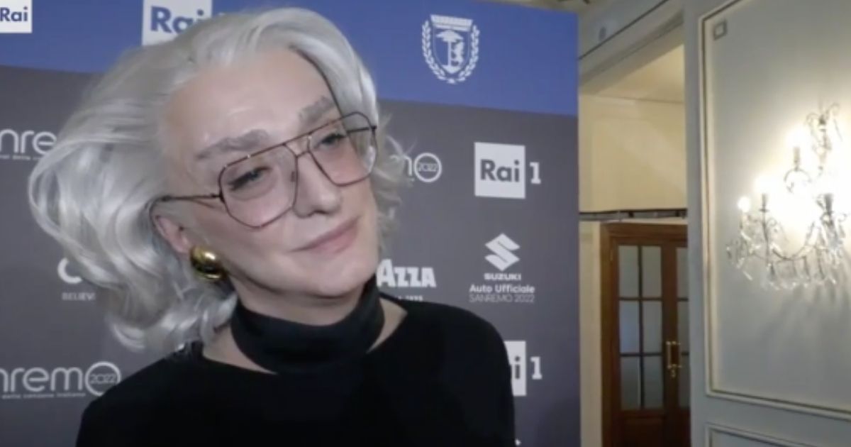 Gli abiti di Drusilla Foer al Festival di Sanremo 2022: gli abiti scelti dall'attrice sfoggiati all'Ariston
