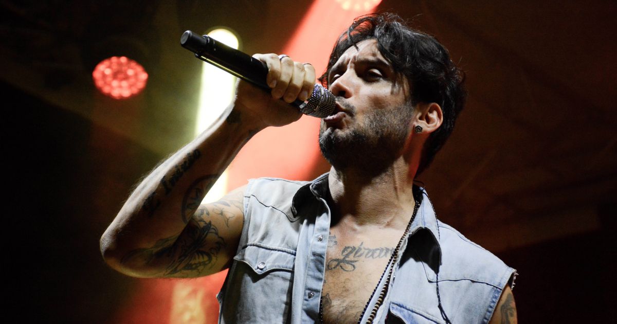 Fabrizio Moro a Sanremo: la vita privata e la carriera artistica del cantautore e musicista italiano