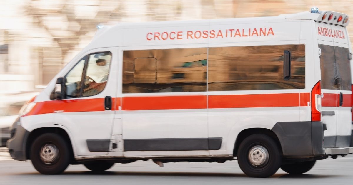18enne muore schiacciato da una trave a Udine. Era l'ultimo giorno di alternanza scuola-lavoro
