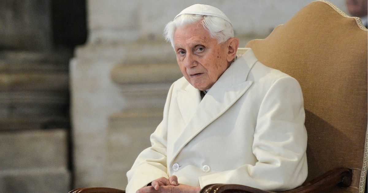 Joseph Ratzinger cambia la sua versione sugli abusi di minori di Monaco: era alla riunione sul prete pedofilo